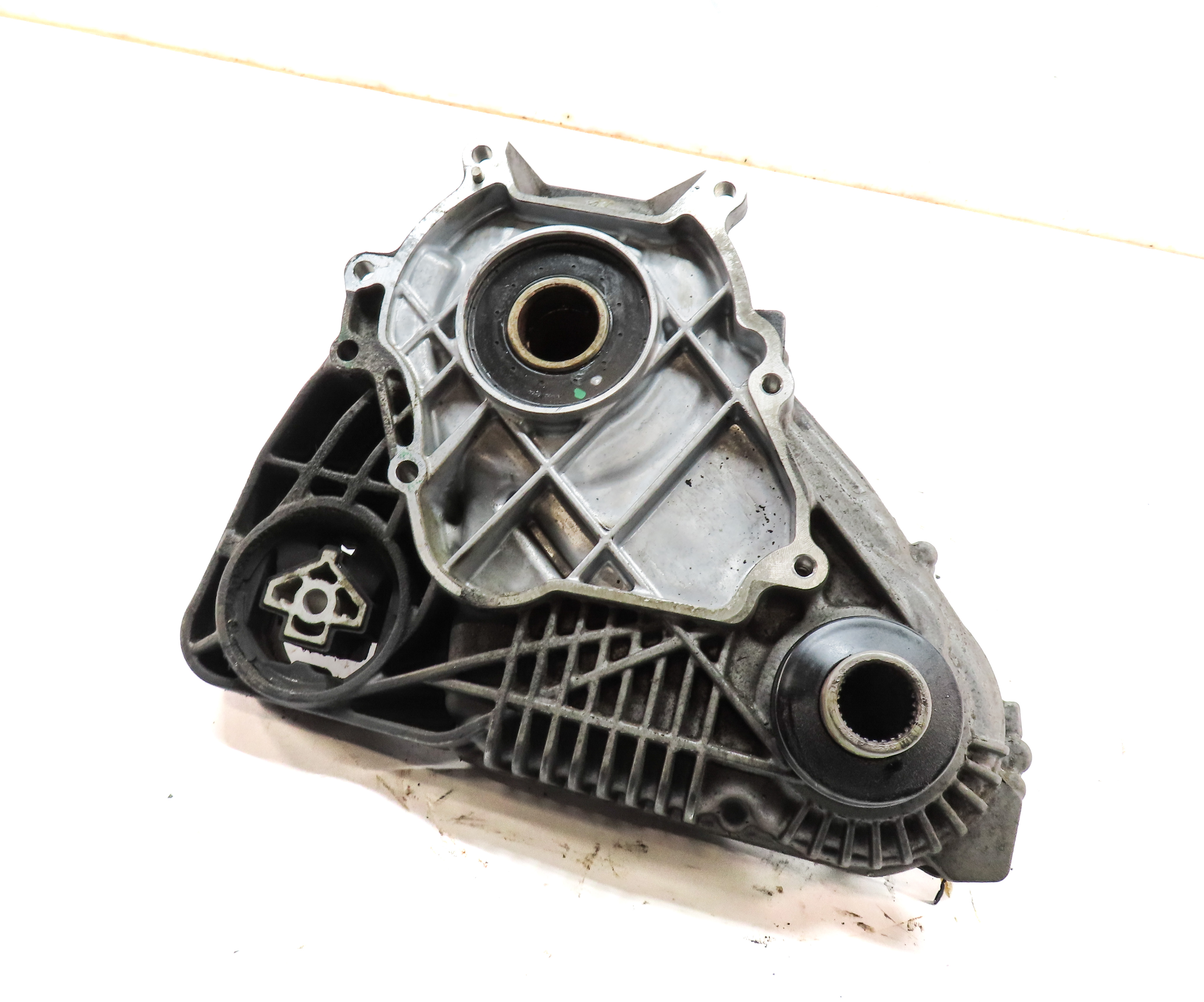 12-18 BMW X3 X4 X5 X6 (F15 F16 F25 F26) 2.0L 3.0D 3.0L FRONT TRANSFER CASE — exact item pictured